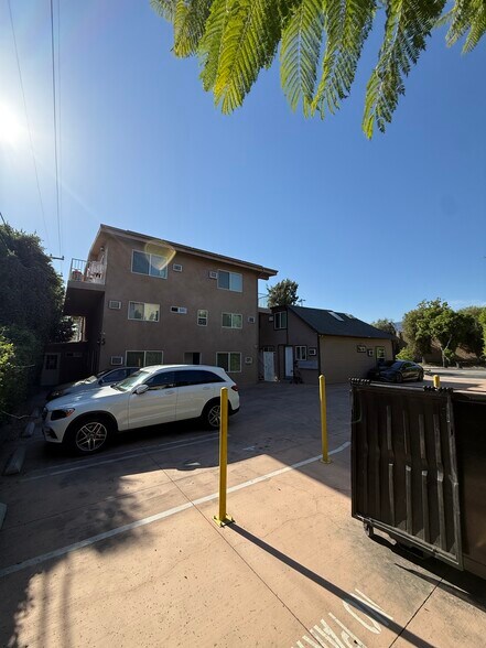 More Photos Of 1344 E Broadway, Glendale Apartments For Sale