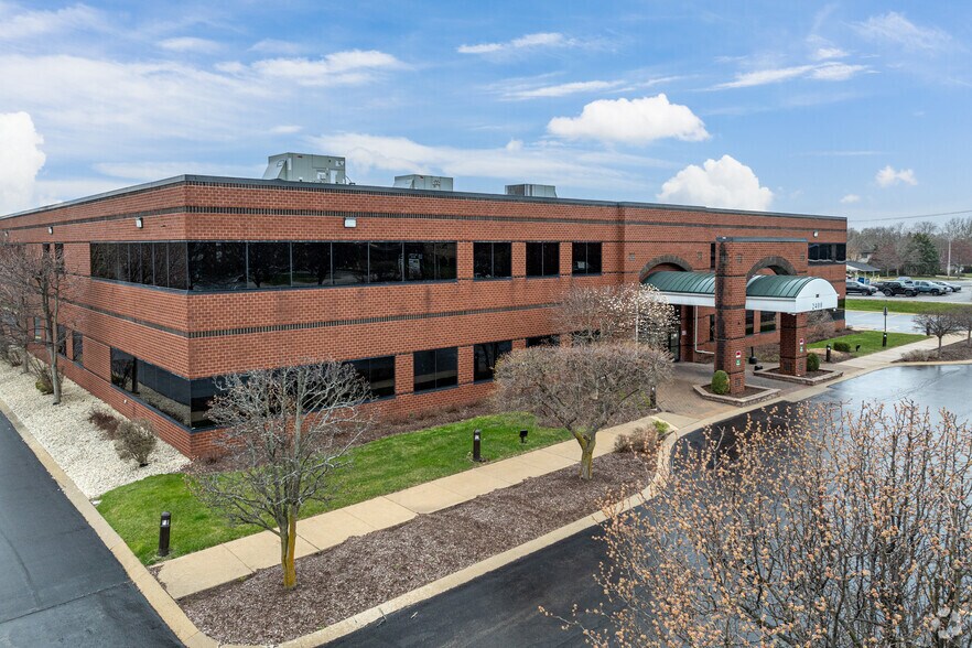 More Photos Of 2400 W Glenwood Ave, Joliet Office For Lease