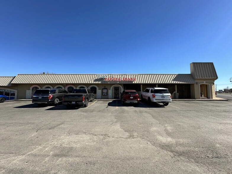 More Photos Of 4603-4621 S 14th St, Abilene Unknown For Lease