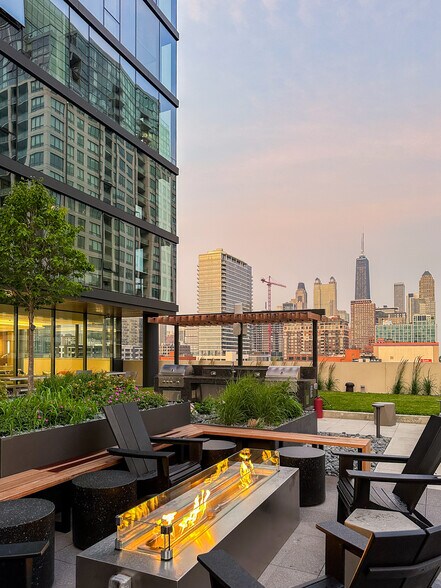 More Photos Of 808 N Cleveland Ave, Chicago Unknown For Lease