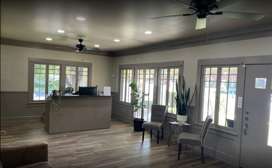 More Photos Of 741 E Main St, Turlock Office Residential For Lease