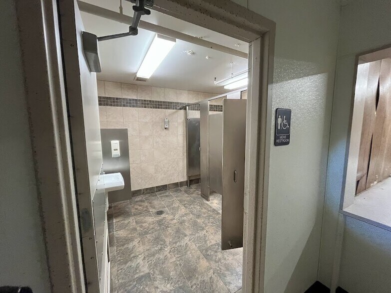 More Photos Of 1500 W Lincoln Hwy, New Lenox Freestanding For Sale