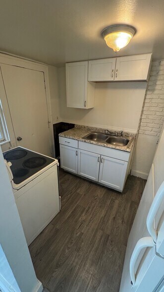 More Photos Of 25 Maynard Ct, Pontiac Apartments For Sale