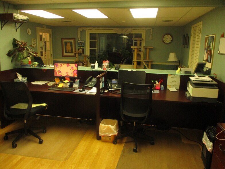 More Photos Of 729 Ridge Rd, Webster Veterinarian Kennel For Sale