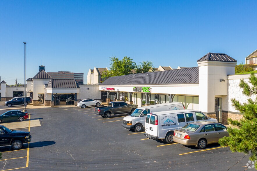 More Photos Of 6022-6028 S Memorial Dr, Tulsa Unknown For Lease