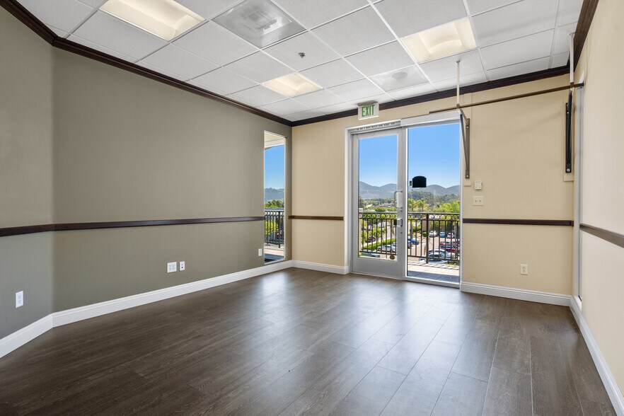 More Photos Of 950 Boardwalk, San Marcos Office For Sale