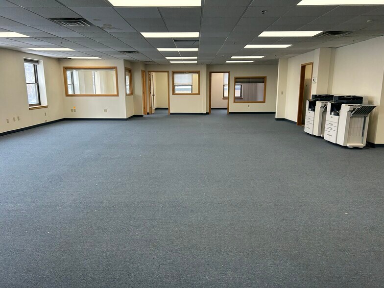 More Photos Of 11-15 Parker St, Gloucester Light Manufacturing For Lease