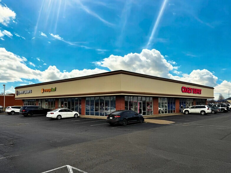 More Photos Of 701 N Burkhardt St, Evansville Storefront For Lease