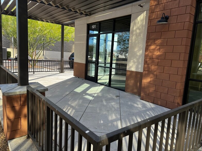 More Photos Of 2535 N Central Ave, Phoenix Freestanding For Lease
