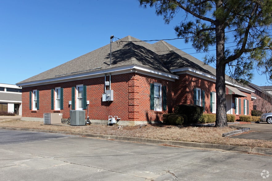 More Photos Of 4183 Carmichael Rd, Montgomery Office For Lease