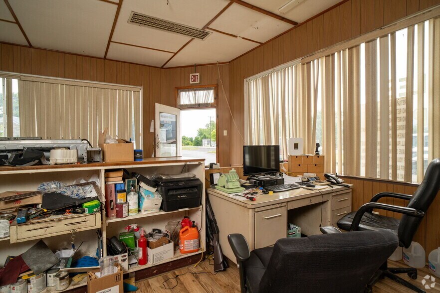 More Photos Of 16209 N Valley Pike, New Market Auto Salvage Facility For Sale