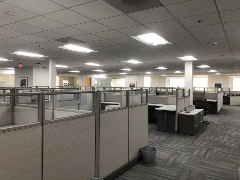 More Photos Of 8550 Balboa Blvd, Northridge Office For Lease