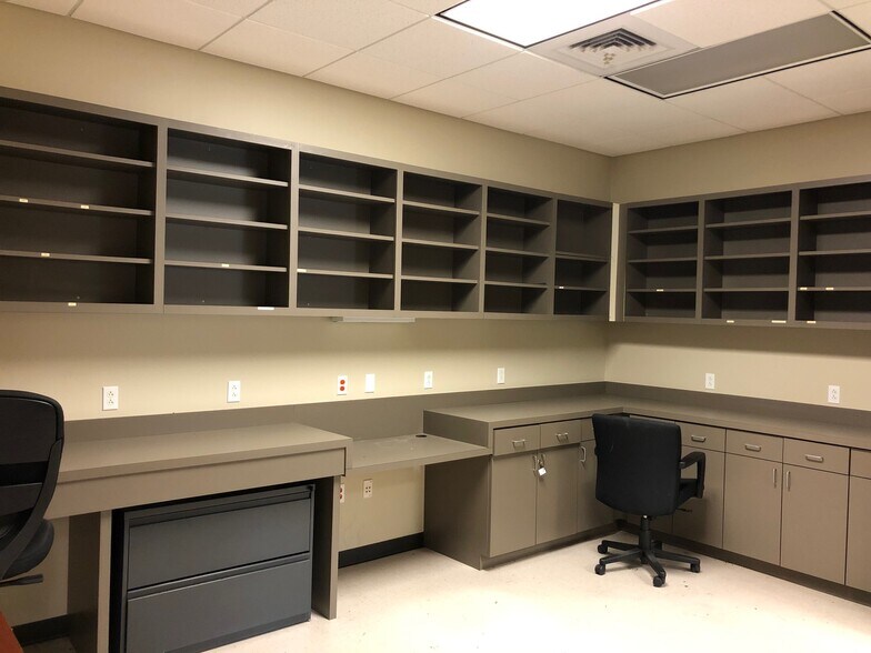 More Photos Of 810 W Esplanade Ave, Kenner General Retail For Sale