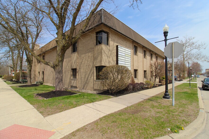 More Photos Of 22190 Garrison St, Dearborn Medical For Lease
