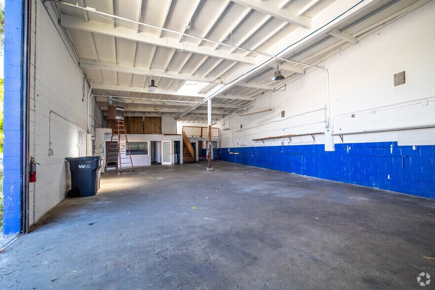 More Photos Of 2020 Brush St, Oakland Warehouse For Lease