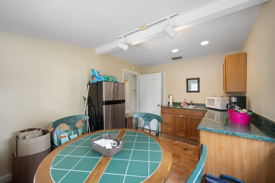 More Photos Of 339 S Ridgewood Ave, Daytona Beach Office Residential For Sale