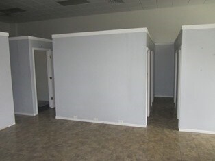 More Photos Of 1422 Green Rd, Chatsworth General Retail For Lease