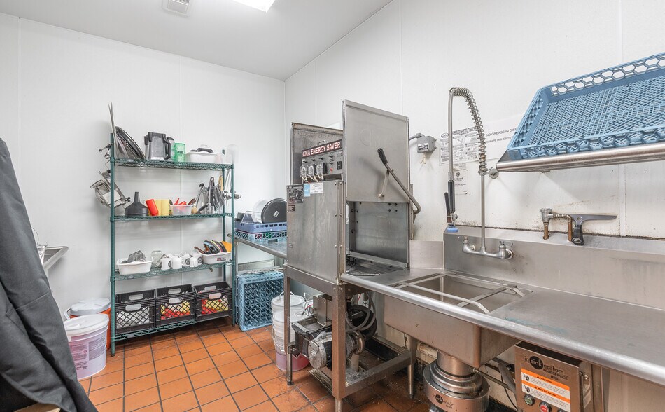 More Photos Of 717 N Pine St, Rolla Restaurant For Sale