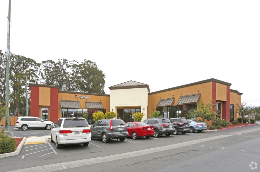 More Photos Of 901-1057 N Main St, Salinas Unknown For Lease