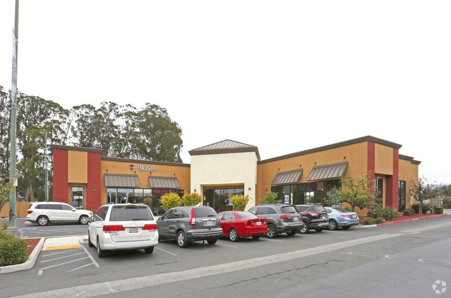 More Photos Of 903-971 N Main St, Salinas Storefront For Lease