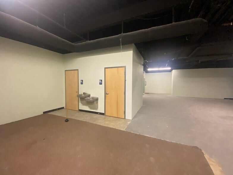 More Photos Of 150 Rowan St, Fayetteville Office For Sale