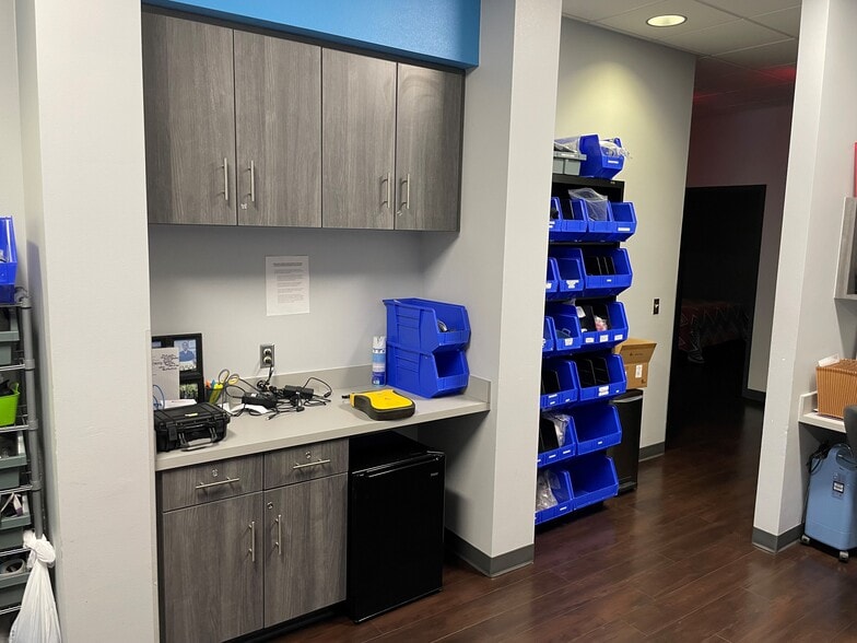 More Photos Of 3187 Paluxy Dr, Tyler Office For Sale