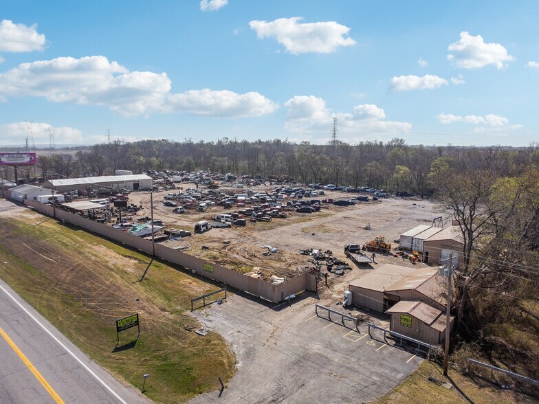 More Photos Of 23780 E Admiral Pl, Catoosa Service For Sale