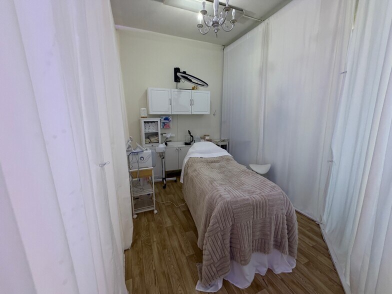 More Photos Of 1222 Main St, Northampton General Retail For Sale