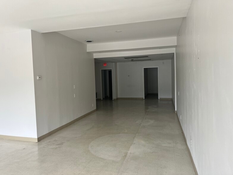 More Photos Of 4975 Highway 78, Lilburn Unknown For Lease