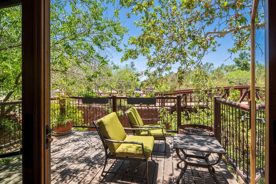 More Photos Of 25 Schnebly Hill Rd, Sedona Freestanding For Sale