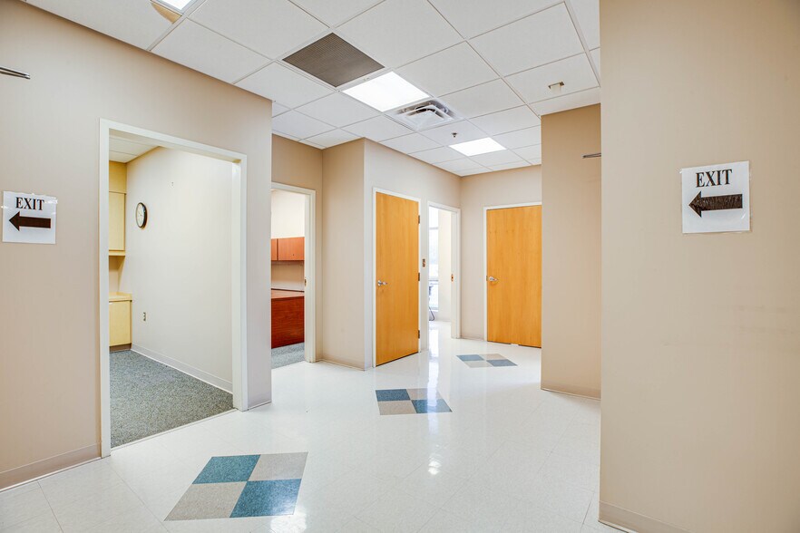 More Photos Of 9530 Cosner Dr, Fredericksburg Medical For Lease