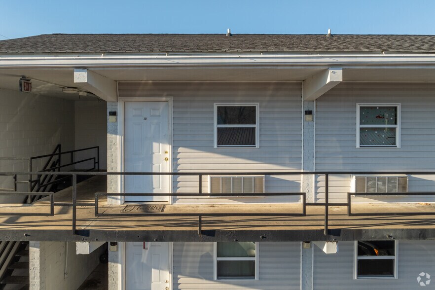 More Photos Of 1211 S Lee Hwy, Cleveland Apartments For Sale