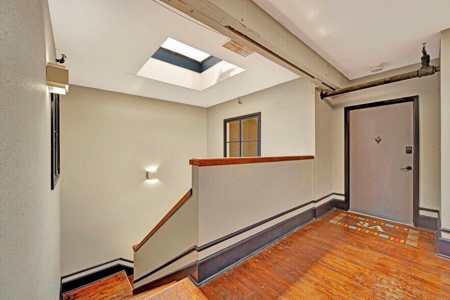 More Photos Of 2119 Strand St, Galveston Freestanding For Sale