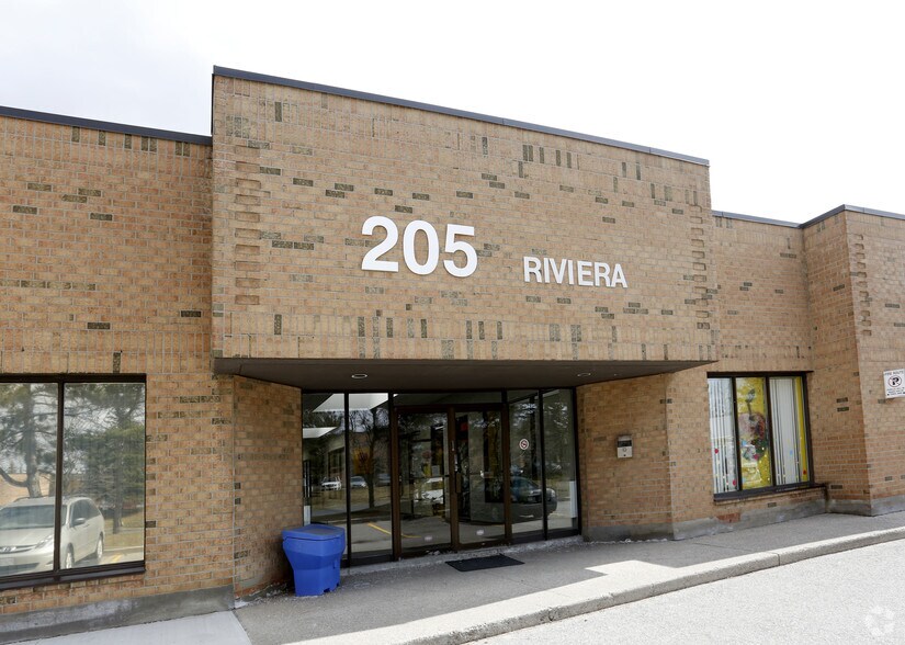 More Photos Of 205 Riviera Dr, Markham Service For Lease