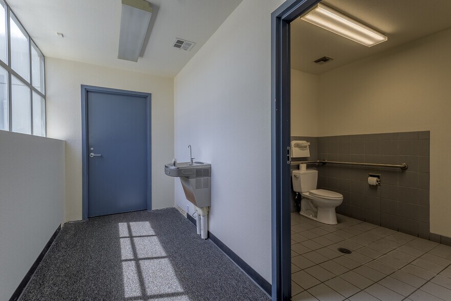 More Photos Of 2995 Dutton Ave, Santa Rosa Warehouse For Lease
