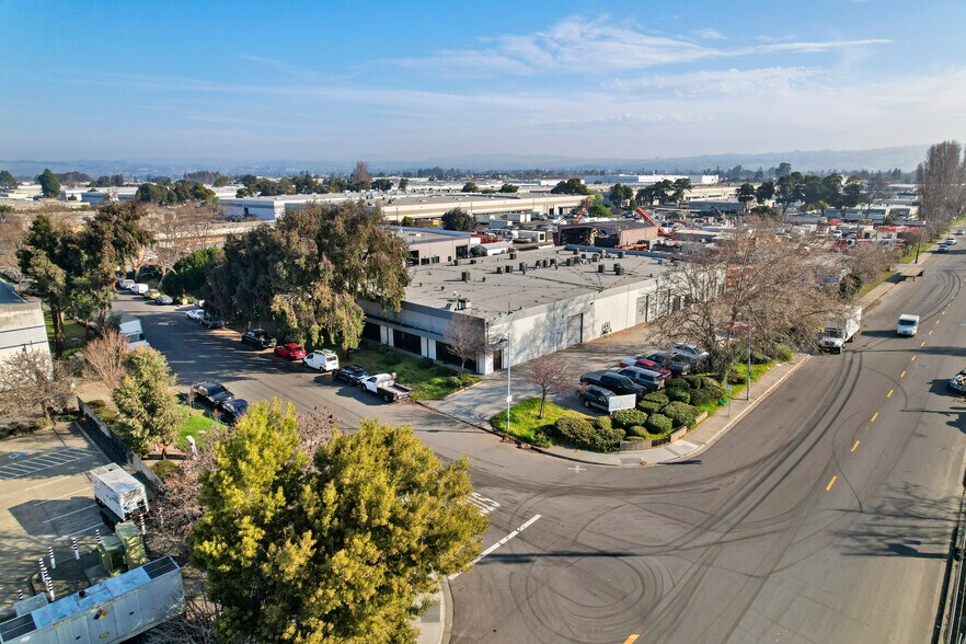 More Photos Of 23978 Connecticut St, Hayward Warehouse For Sale