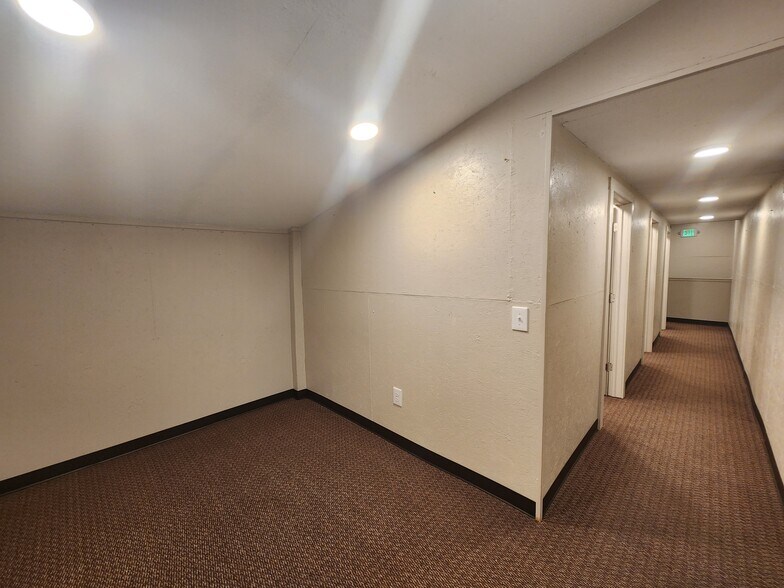 More Photos Of 707 Widewater Dr, Lafayette Warehouse For Lease
