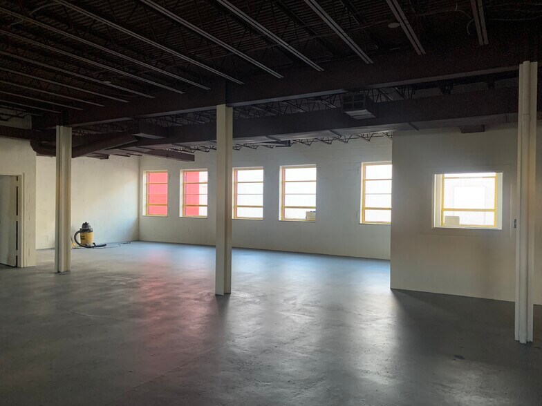 More Photos Of 5810-5814 Seminary Rd, Alexandria Freestanding For Lease