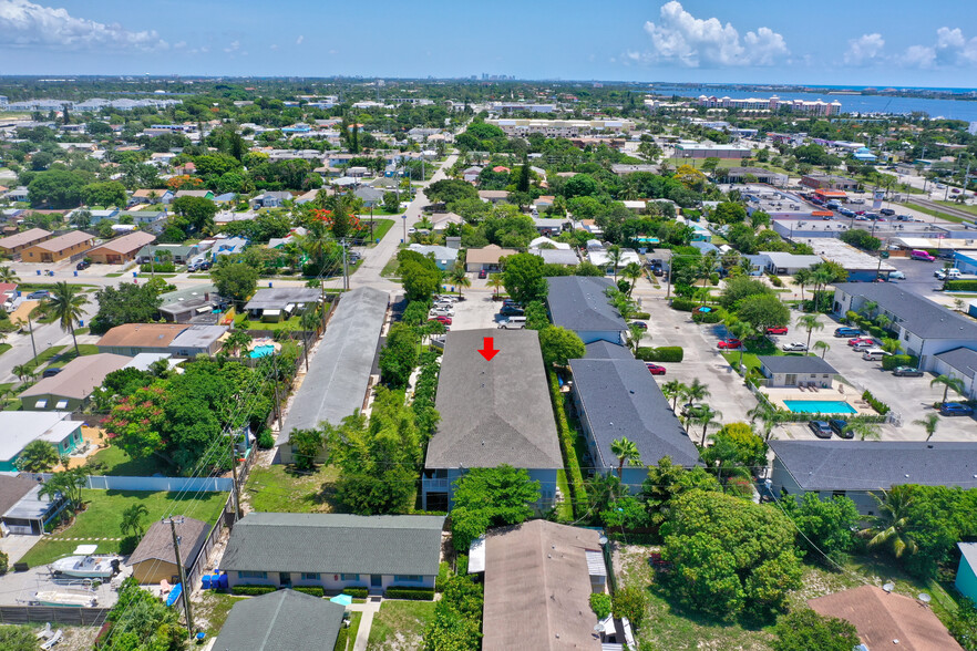 More Photos Of 350 W Pine St, Lantana Dormitory For Sale