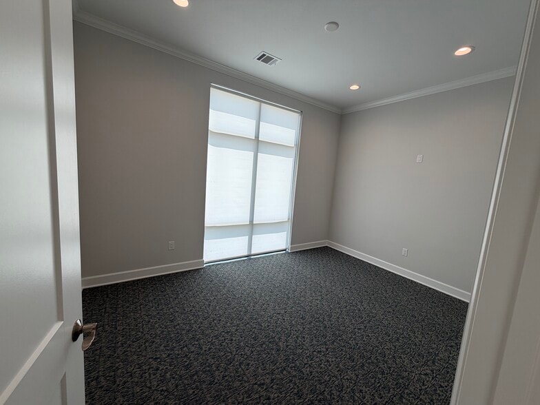 More Photos Of 2120 Prairie Dr, Prosper Medical For Lease