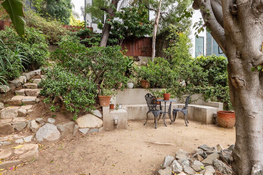 More Photos Of 6337 Primrose Ave, Los Angeles Apartments For Sale