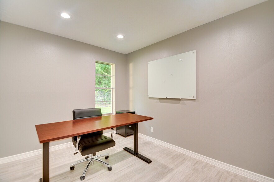 More Photos Of 26615 Oak Ridge Dr, The Woodlands Office For Lease