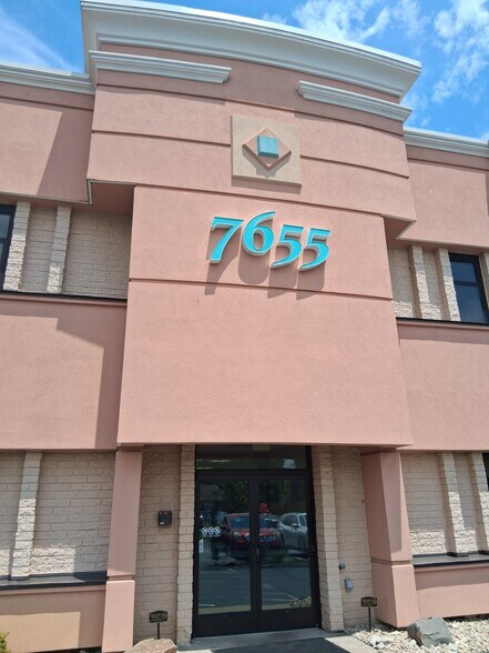 More Photos Of 7655 Five Mile Rd, Cincinnati Medical For Sale