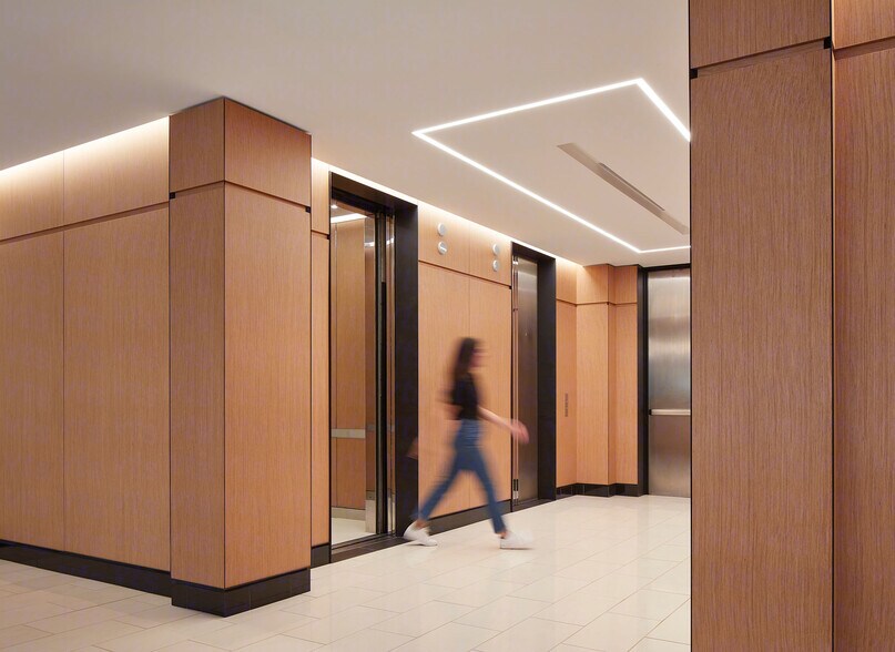 More Photos Of 811 Barton Springs Rd, Austin Office For Lease