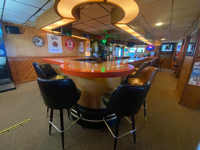 More Photos Of 1803 Main St, Green Bay Bar For Sale