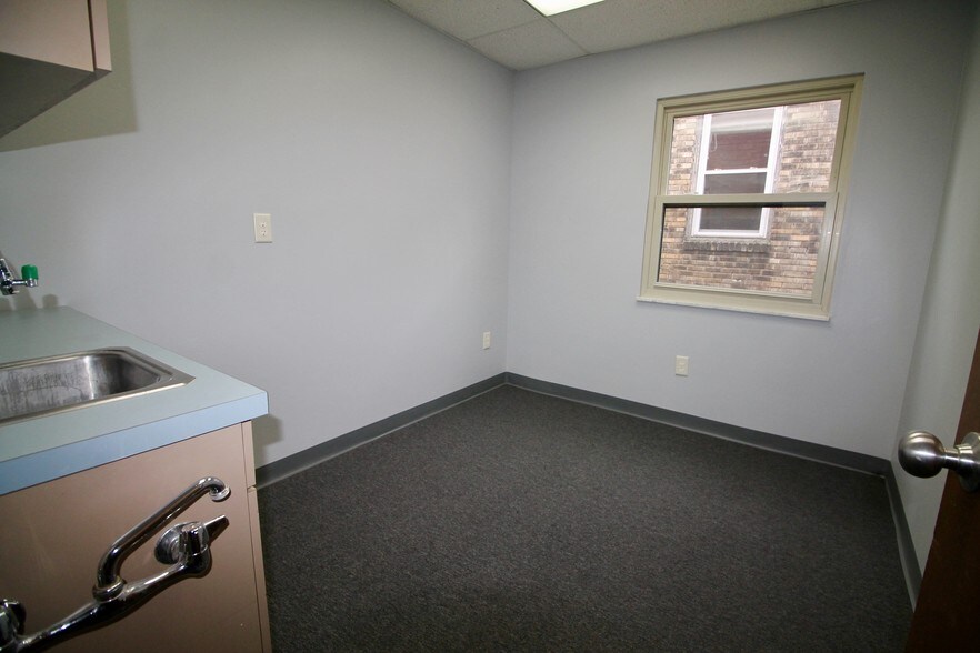 More Photos Of 1900 Murray Ave, Pittsburgh Office For Lease