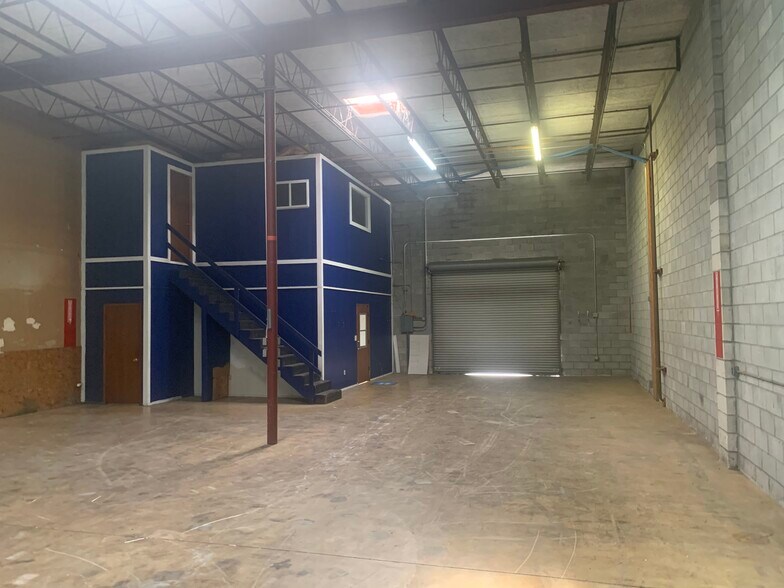 More Photos Of 5355 Ramona Blvd, Jacksonville Unknown For Lease