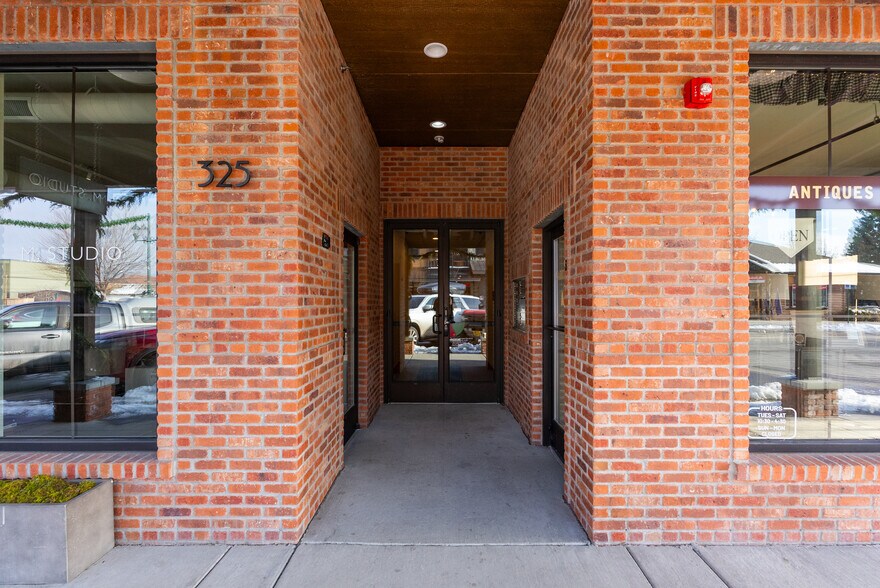 More Photos Of 325 Central Ave, Whitefish Storefront Retail Office For Sale