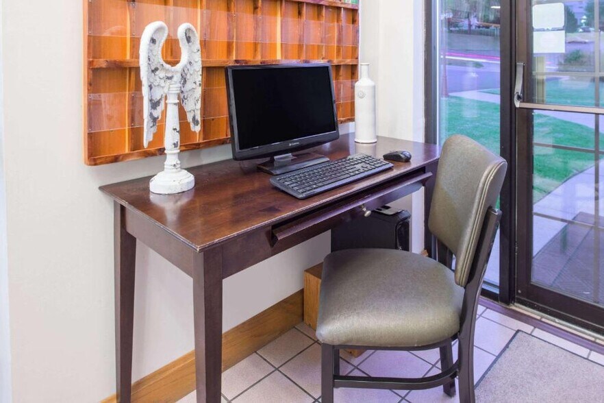 More Photos Of 2490 Green Mountain Dr, Branson Hotel For Sale