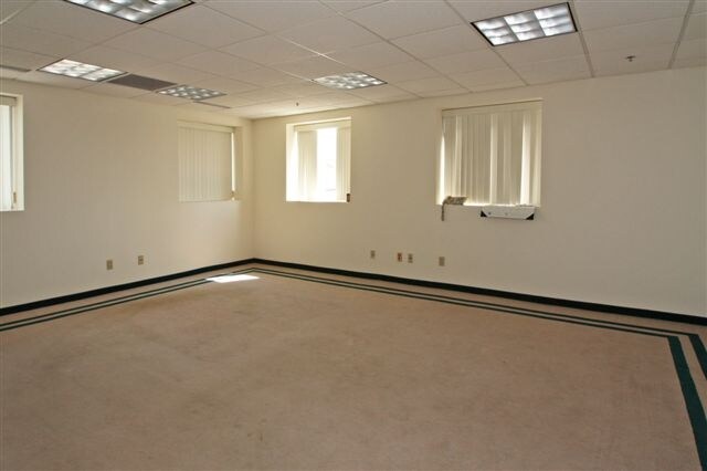 More Photos Of 217 S Belmont Ave, Indianapolis Warehouse For Lease